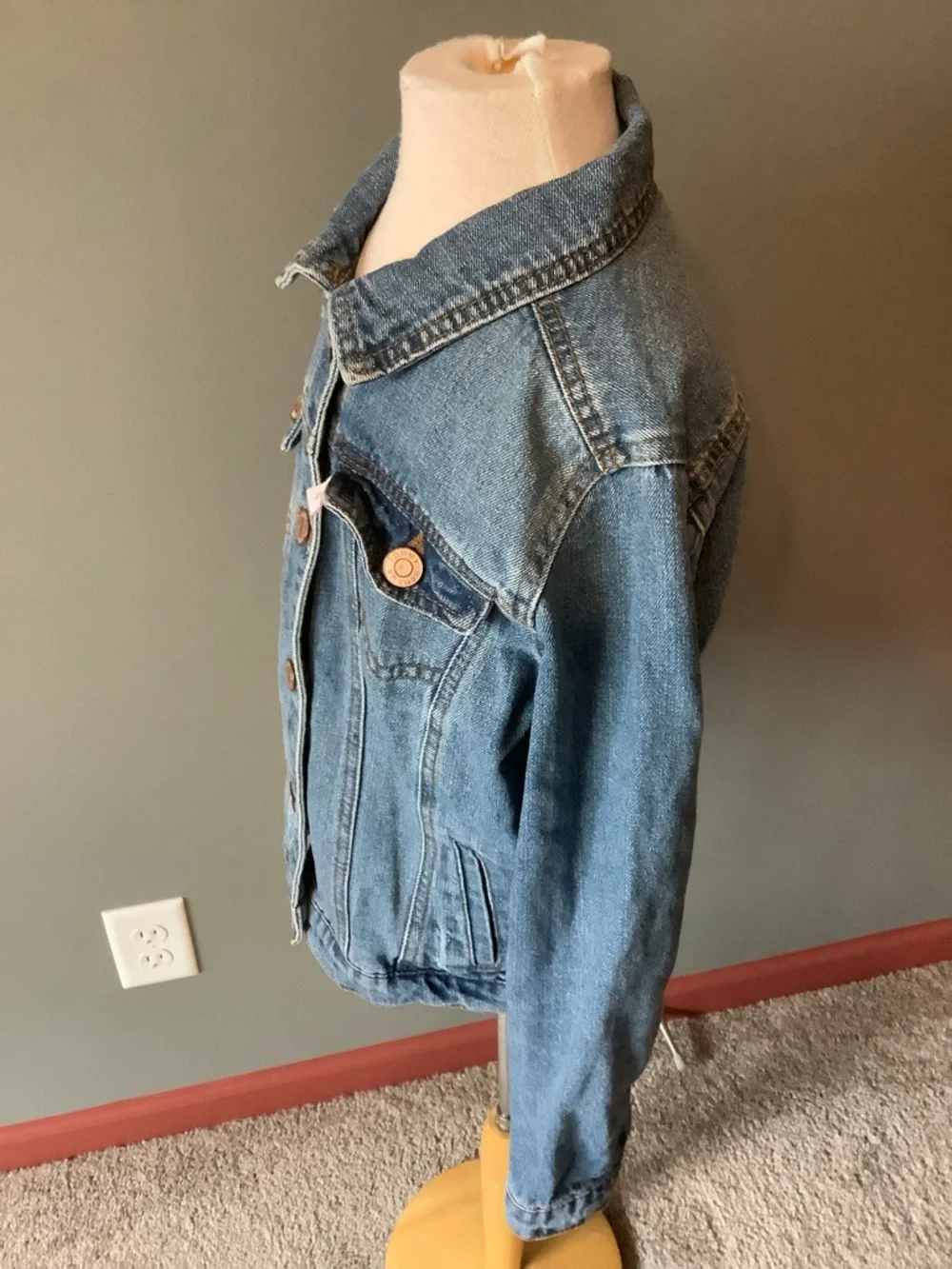 Tommy Bahama Girl’s Size 10 Classic Blue Denim Jacket. Excellent condition.